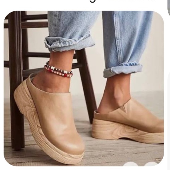 Rare Sold Out Free People nude beige tan platform mule clog 38 7.5 - Picture 1 of 6